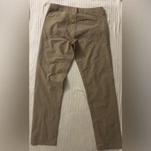 Men’s khaki vineyard vines pants